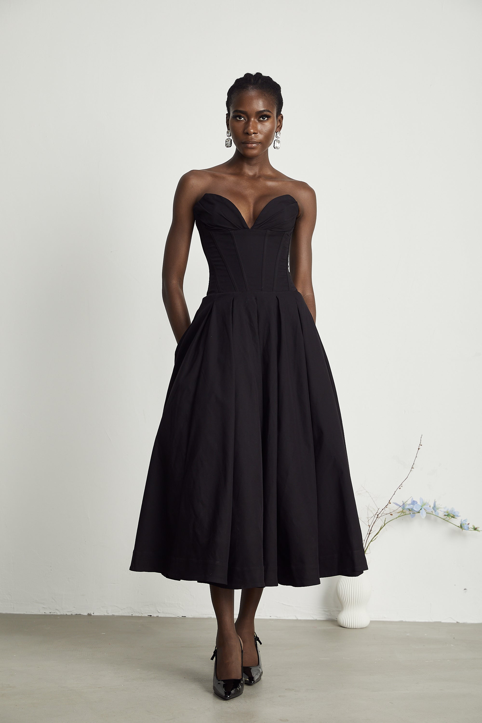 Vivianne Noir Corset Midi Dress